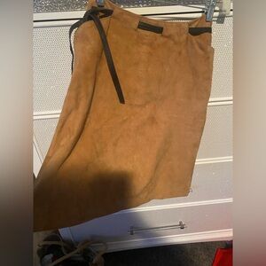 Genuine suede skirt by INC , with pockets and leather leather strip belt ..